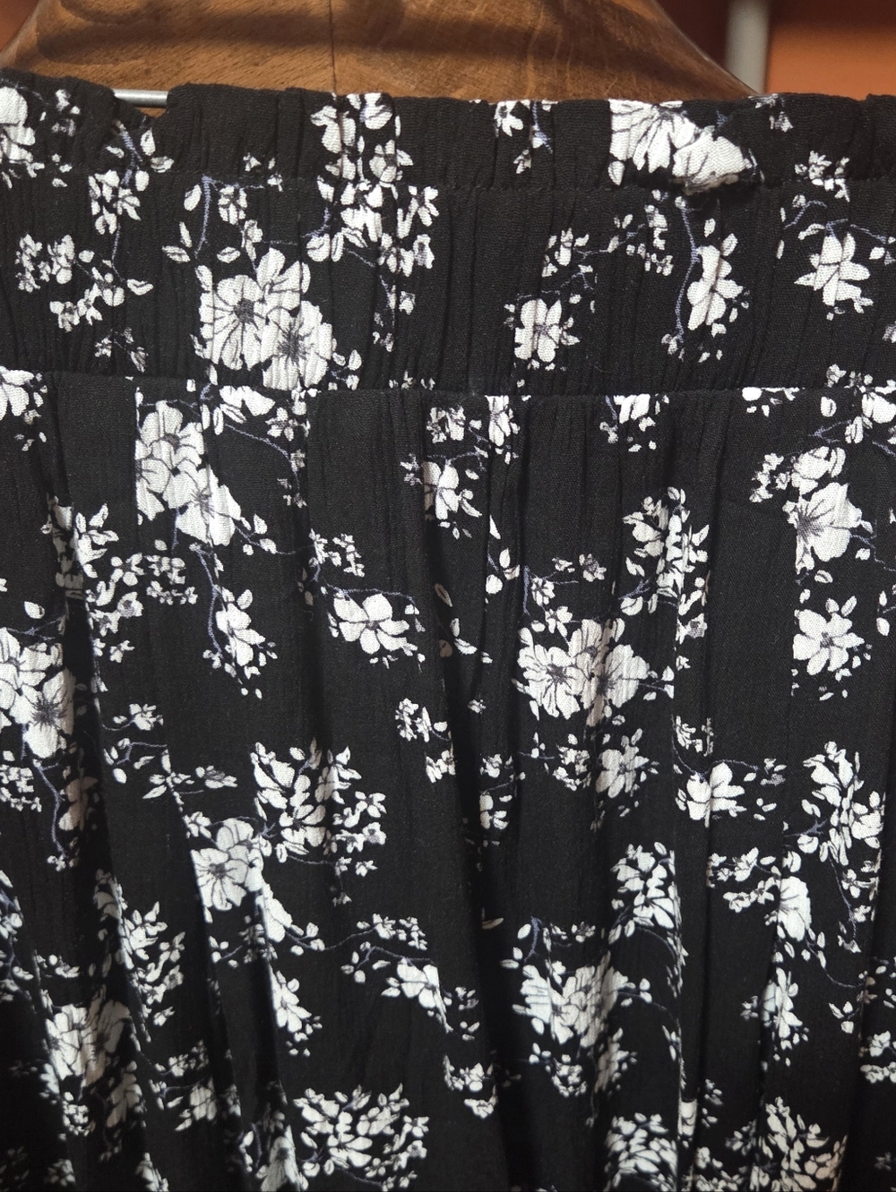 Lulus Loves the Sun Black Floral Print Wide-Leg Pants Size Large New! - Picture 4 of 7